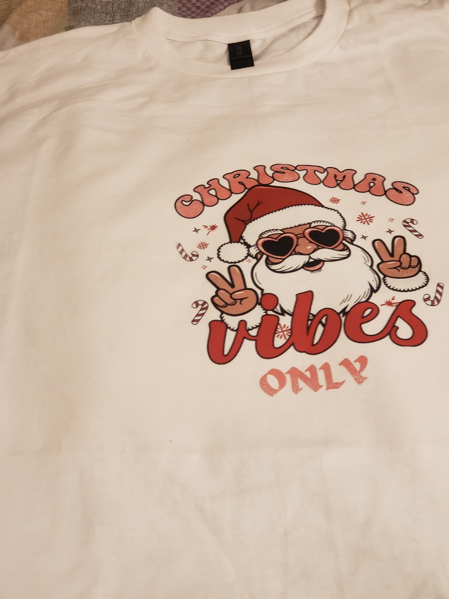 Christmas Vibes Only Gilan T Shirt